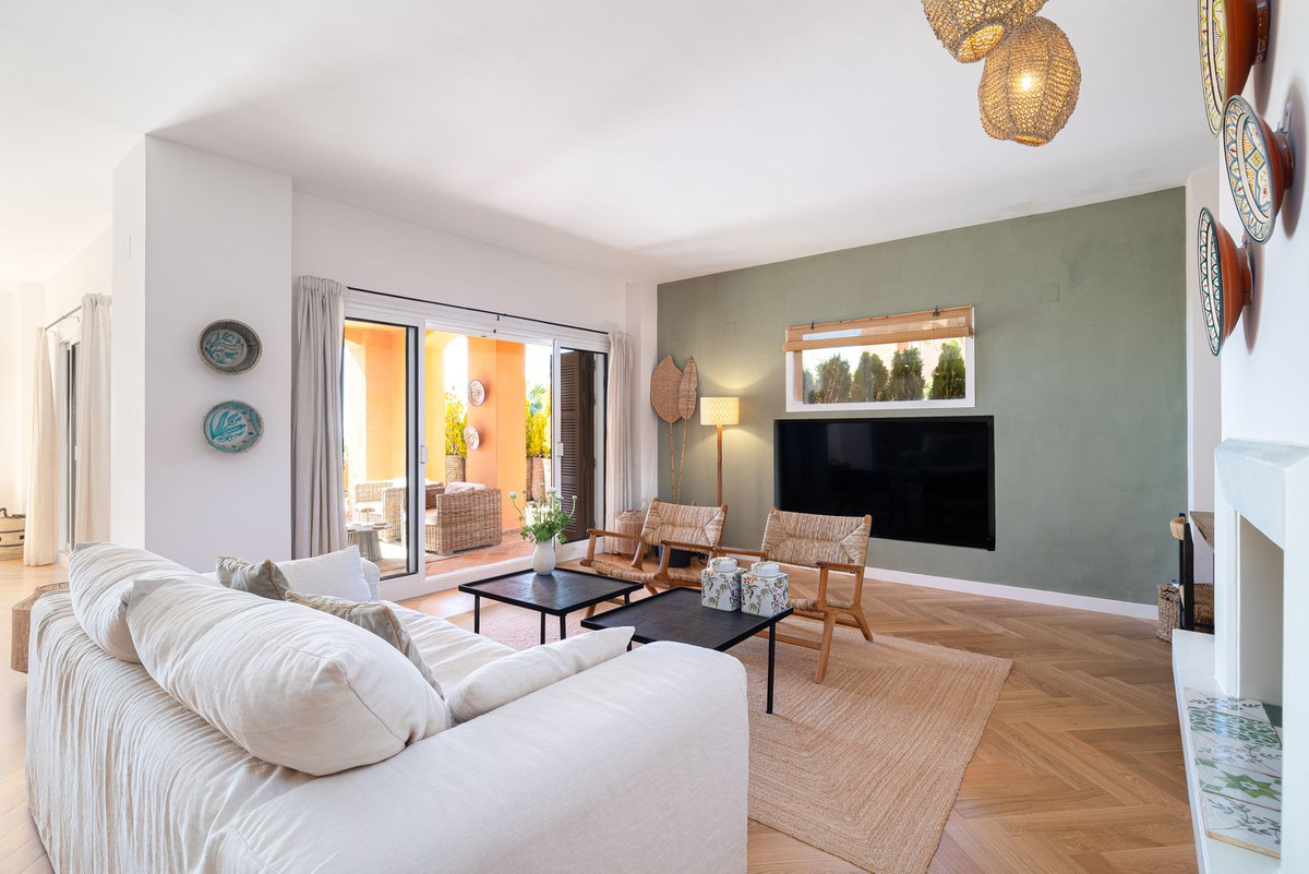 Piso de 3 Dormitorios en venta en Nueva Andalucía, Marbella