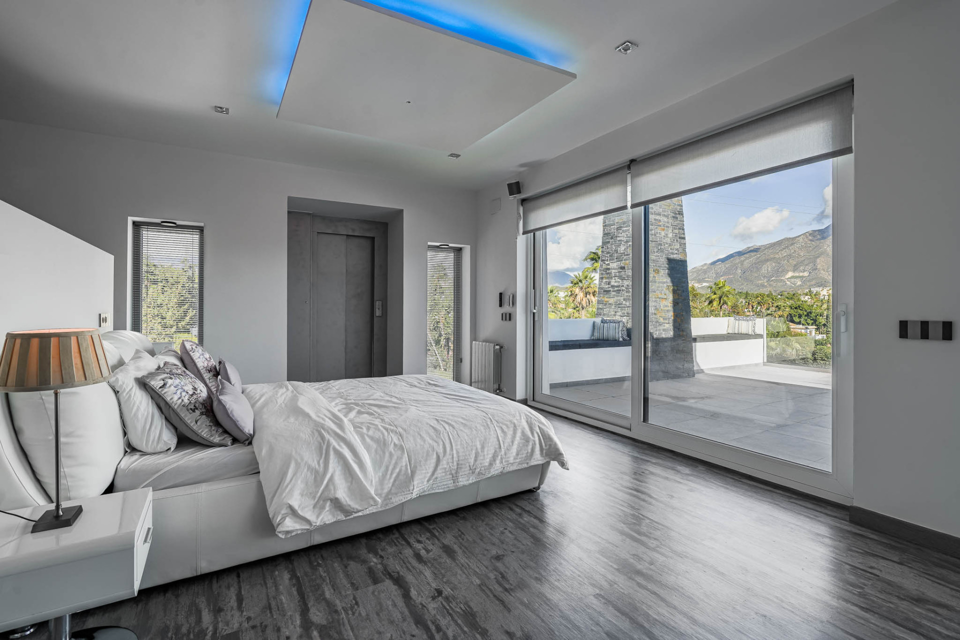 Casa de 8 Dormitorios en venta en Nueva Andalucía, Marbella