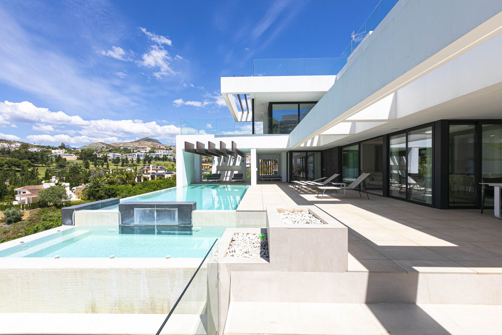 Casa de 6 Dormitorios en venta en La Alquería, Benahavís