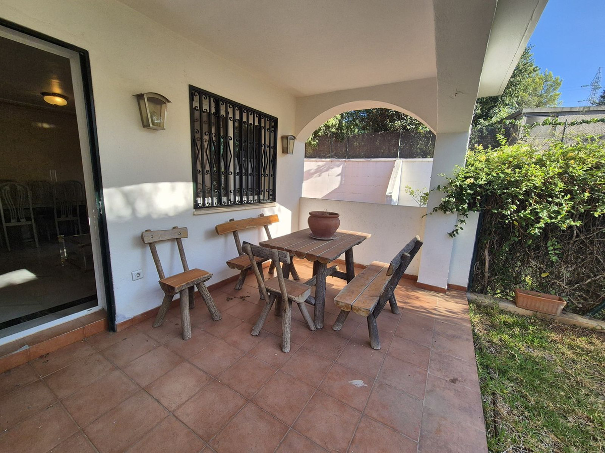 Piso de 3 Dormitorios y 2 Baños en venta en Nagüeles, Marbella