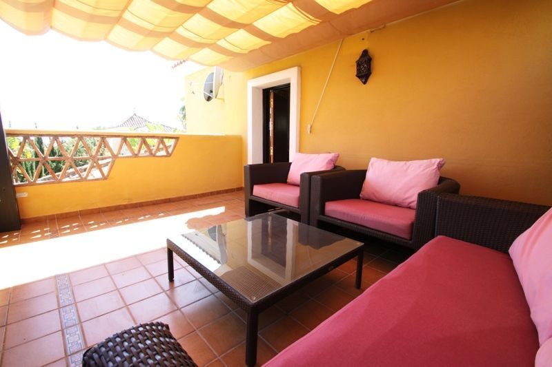 Casa de 3 Dormitorios y 4 Baños en venta en Río Real, Marbella
