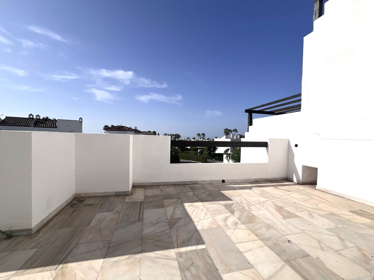 Piso de 2 Dormitorios en venta en Estepona