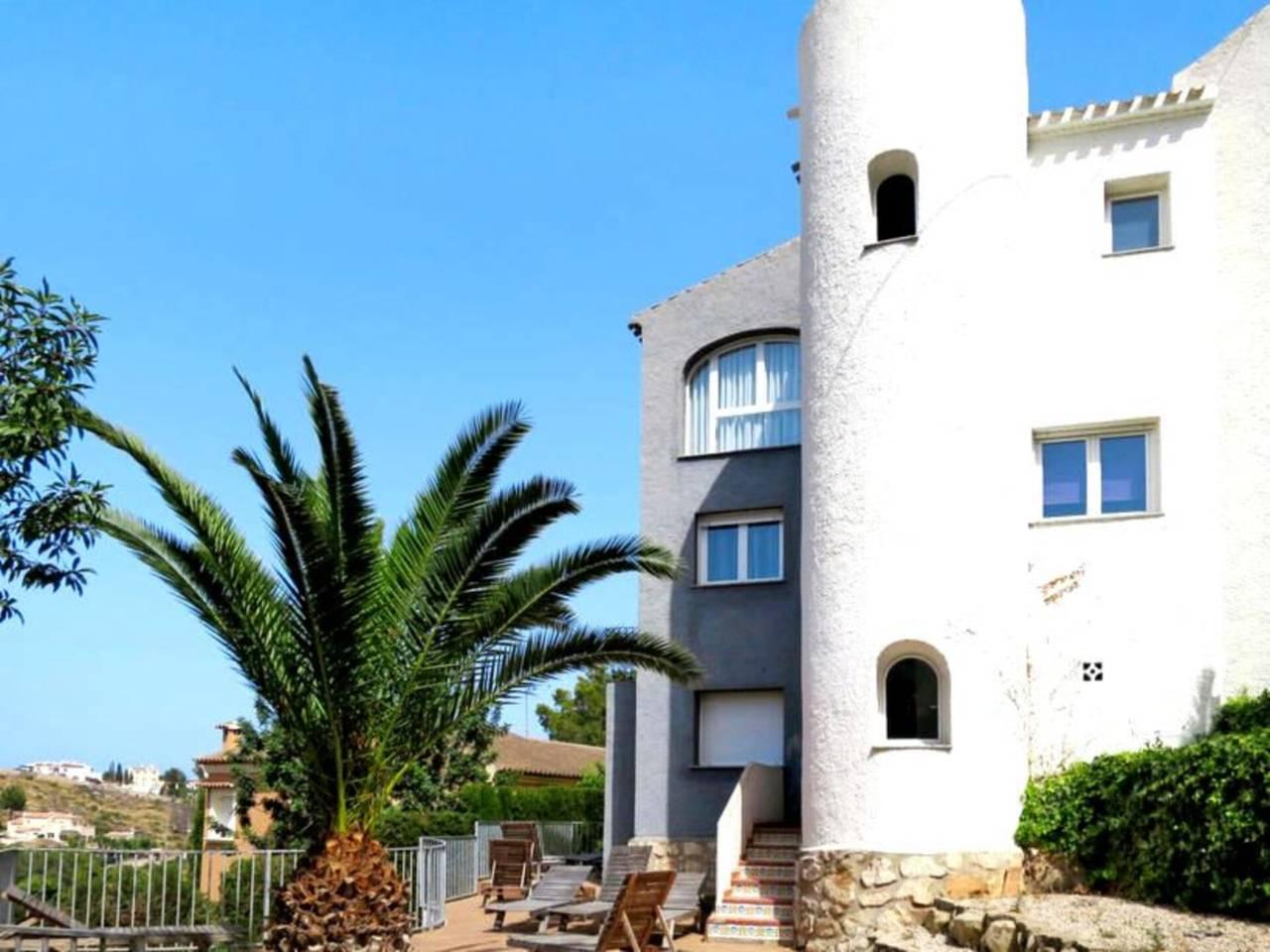Casa Adosada de 6 Dormitorios en venta en Xàbia
