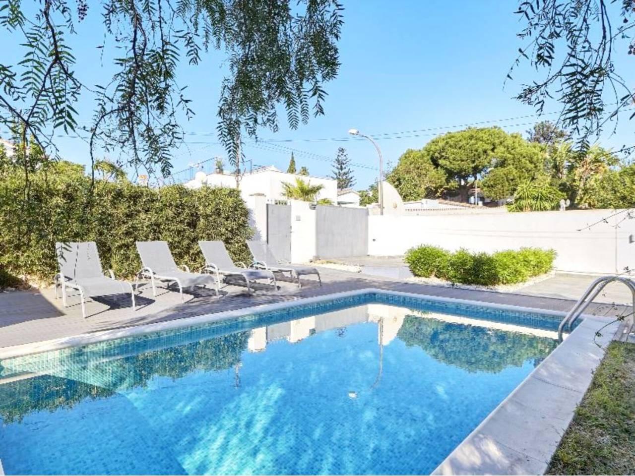 Casa Adosada de 3 Dormitorios en venta en Marbella Centro