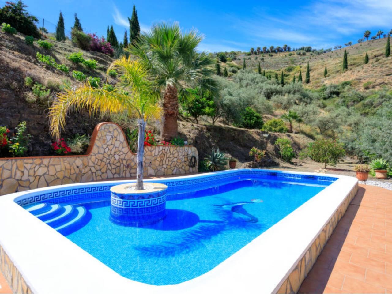 Casa Adosada de 3 Dormitorios en venta en Torrox