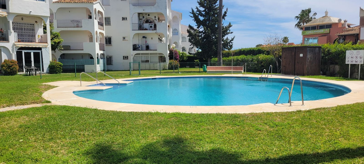 Piso de 2 Dormitorios en venta en Calahonda