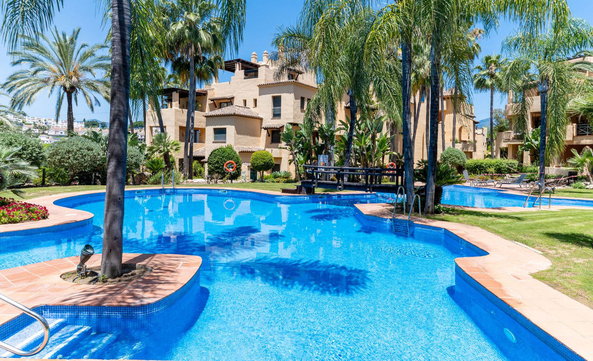 Ático de 3 Dormitorios en venta en Atalaya, Estepona