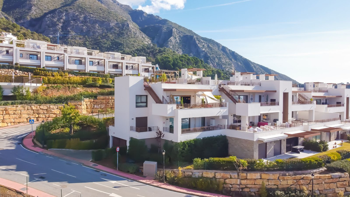 Ático de 3 Dormitorios y 2 Baños en venta en Istán