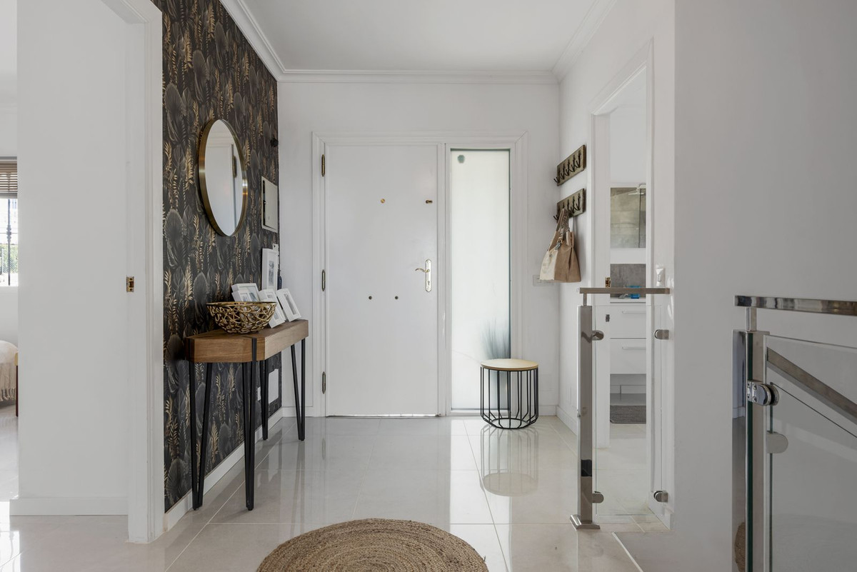Casa de 3 Dormitorios en alquiler en Los Monteros, Marbella
