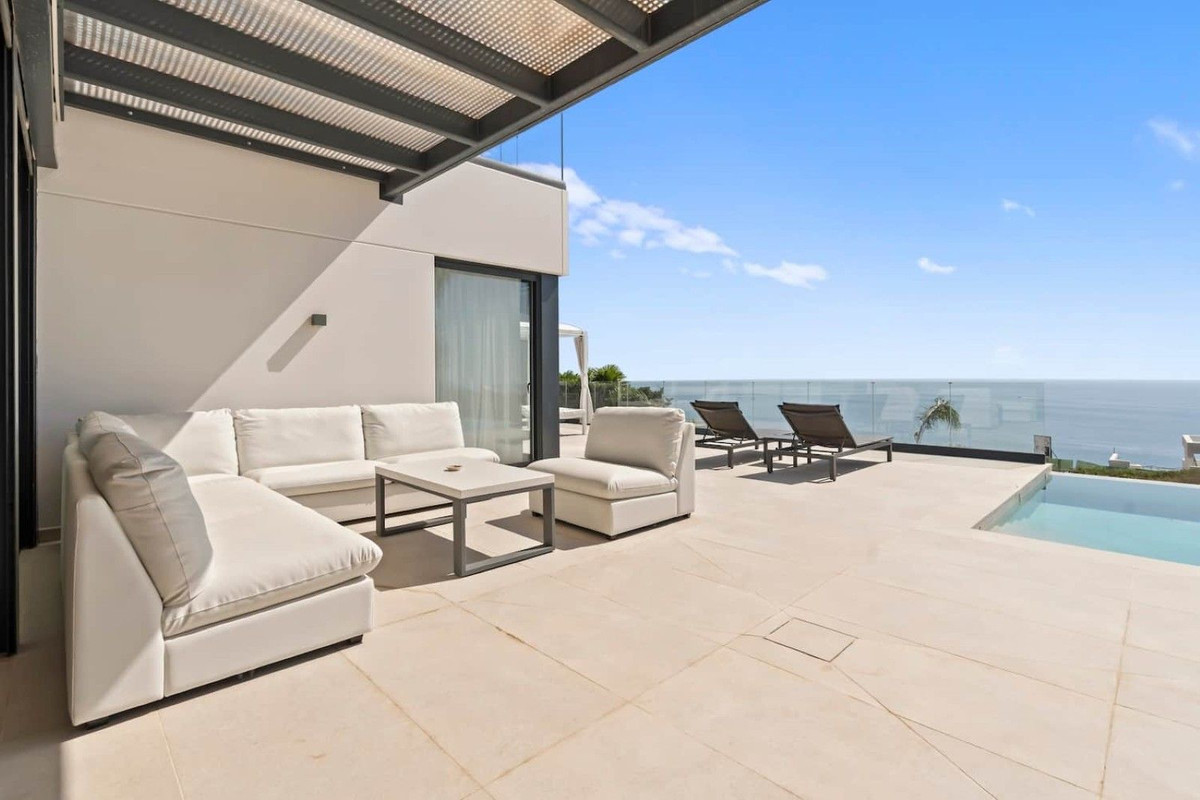 Casa de 4 Dormitorios y 3 Baños en venta en Manilva