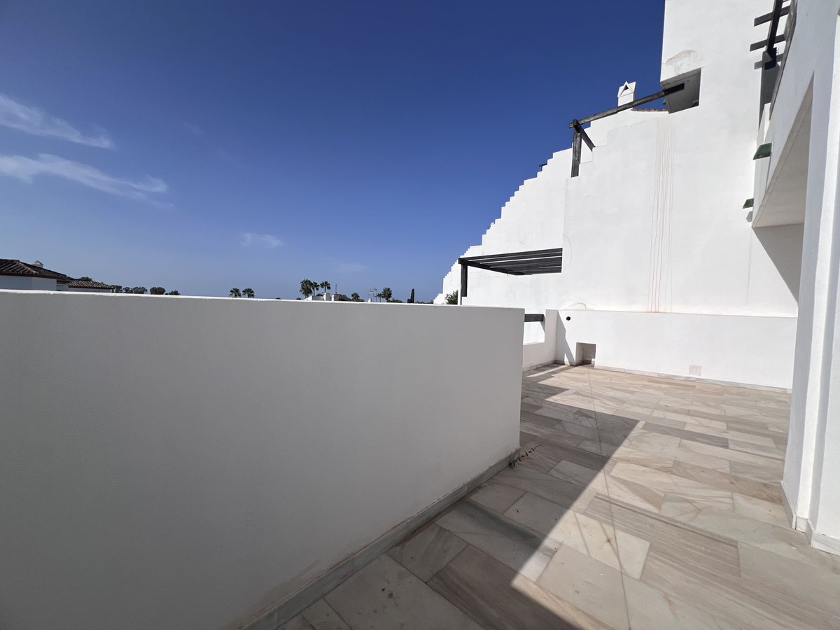 Piso de 2 Dormitorios en venta en Estepona