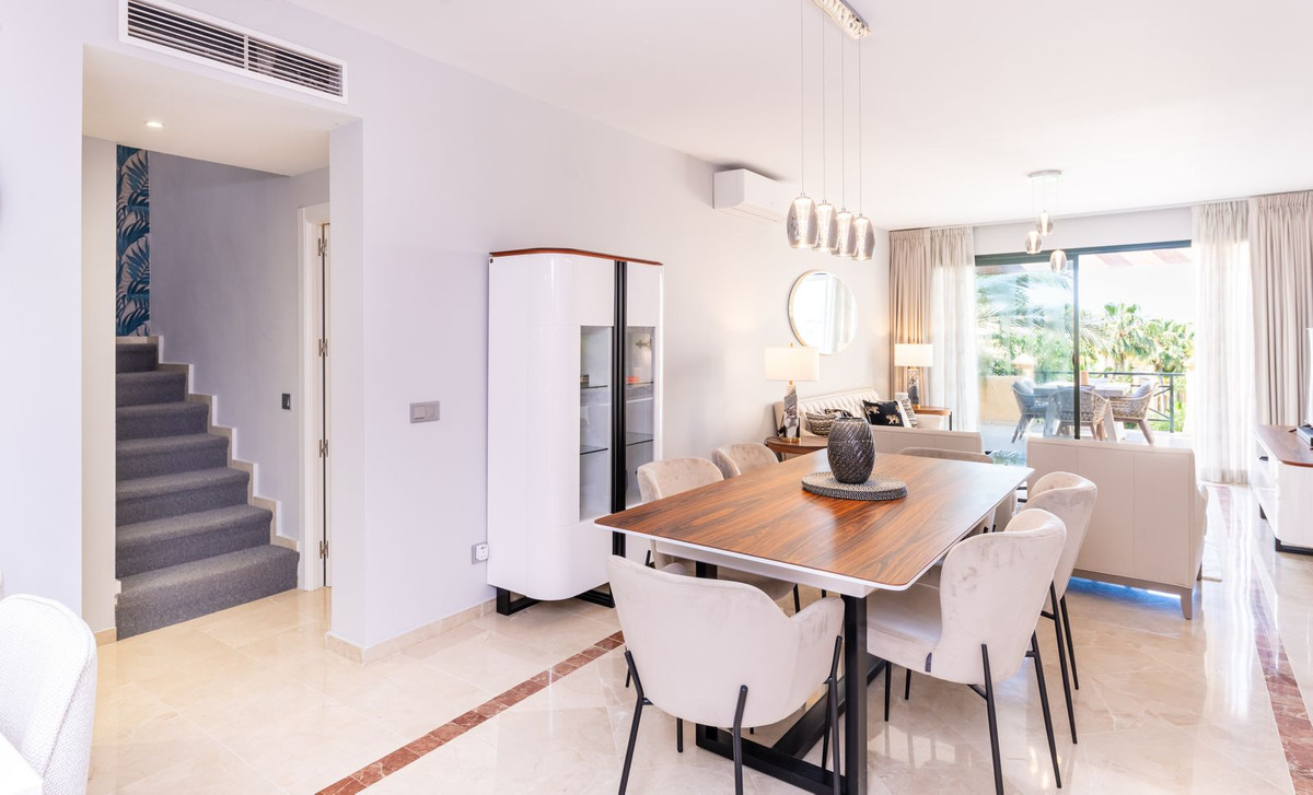 Ático de 3 Dormitorios en venta en Atalaya, Estepona