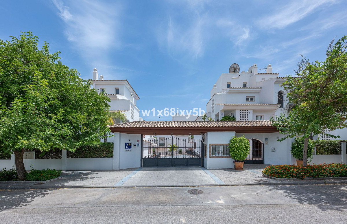 Piso de 3 Dormitorios en venta en San Pedro de Alcántara