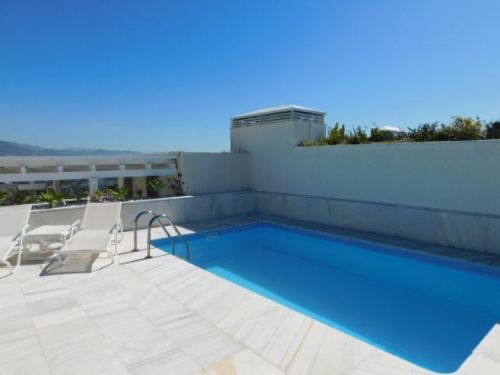 Ático de 3 Dormitorios y 4 Baños en venta en Puerto Banús, Marbella