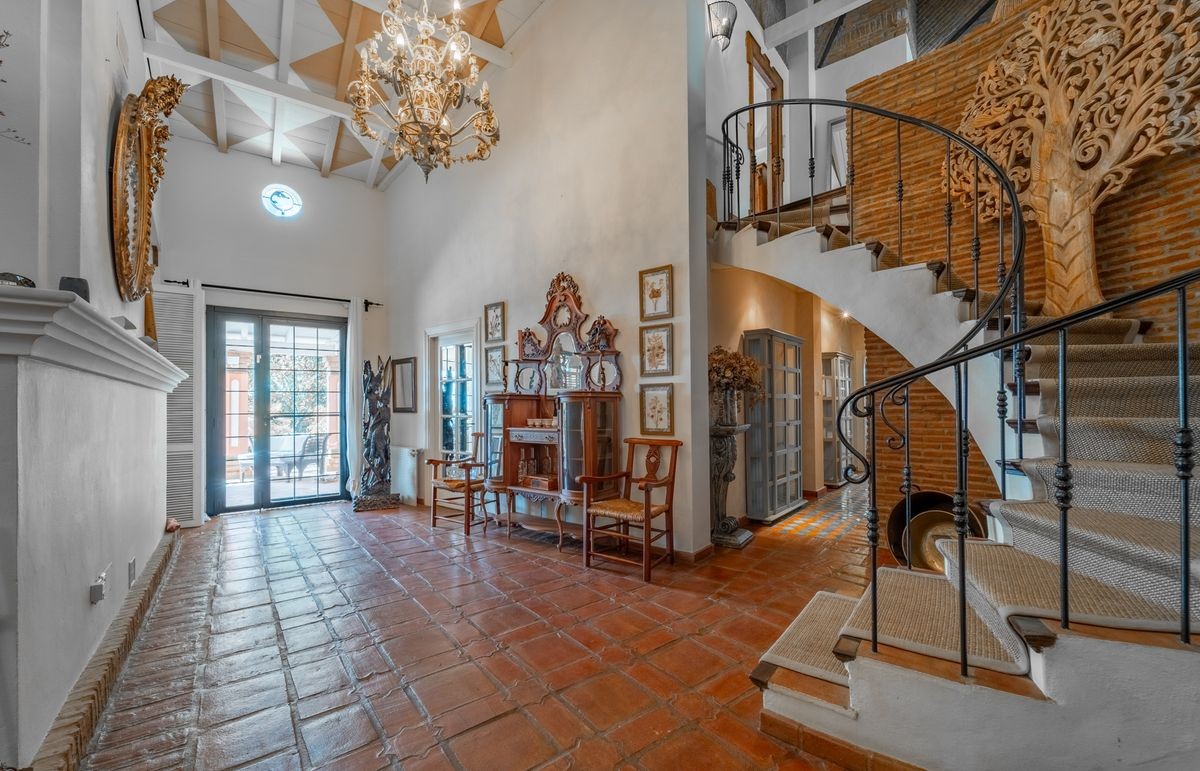 4 Bed - Villa for Rent in San Pedro de Alcántara