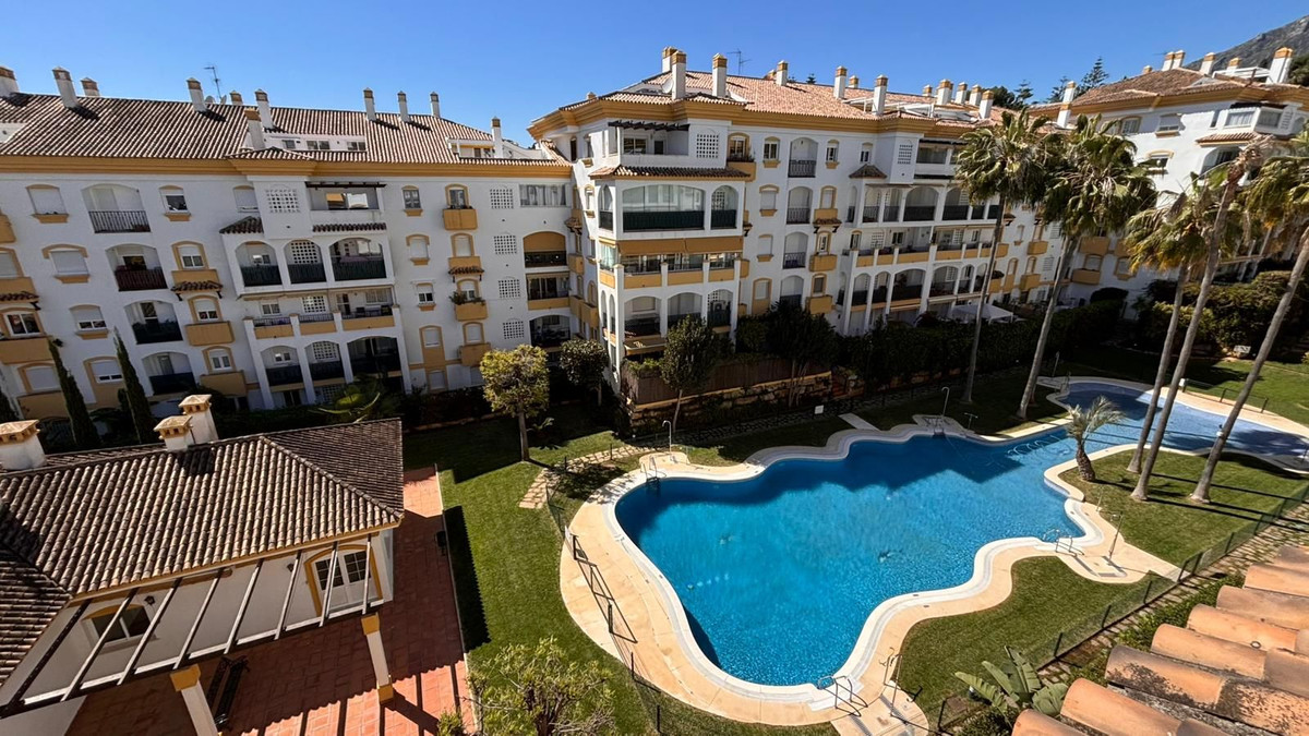Ático de 4 Dormitorios en venta en Milla de Oro, Marbella