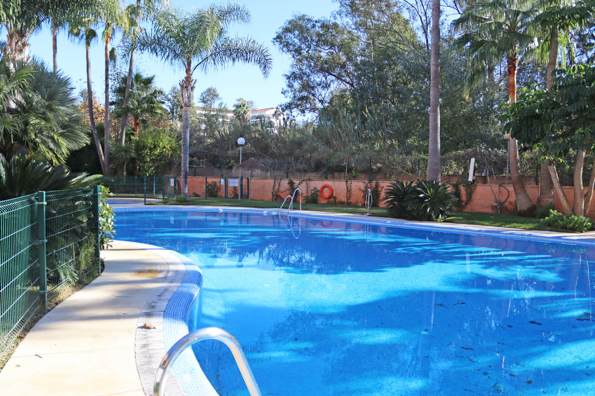 Piso de 3 Dormitorios en alquiler vacacional en Carib Playa, Marbella
