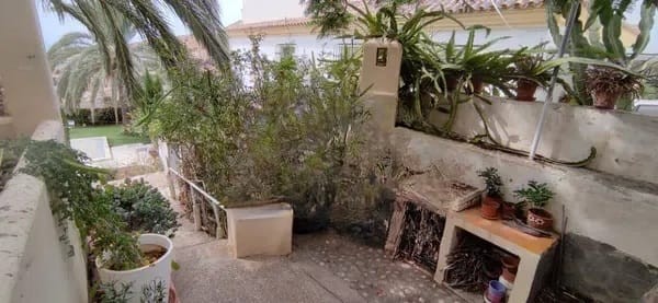 Casa de 5 Dormitorios en venta en Almería