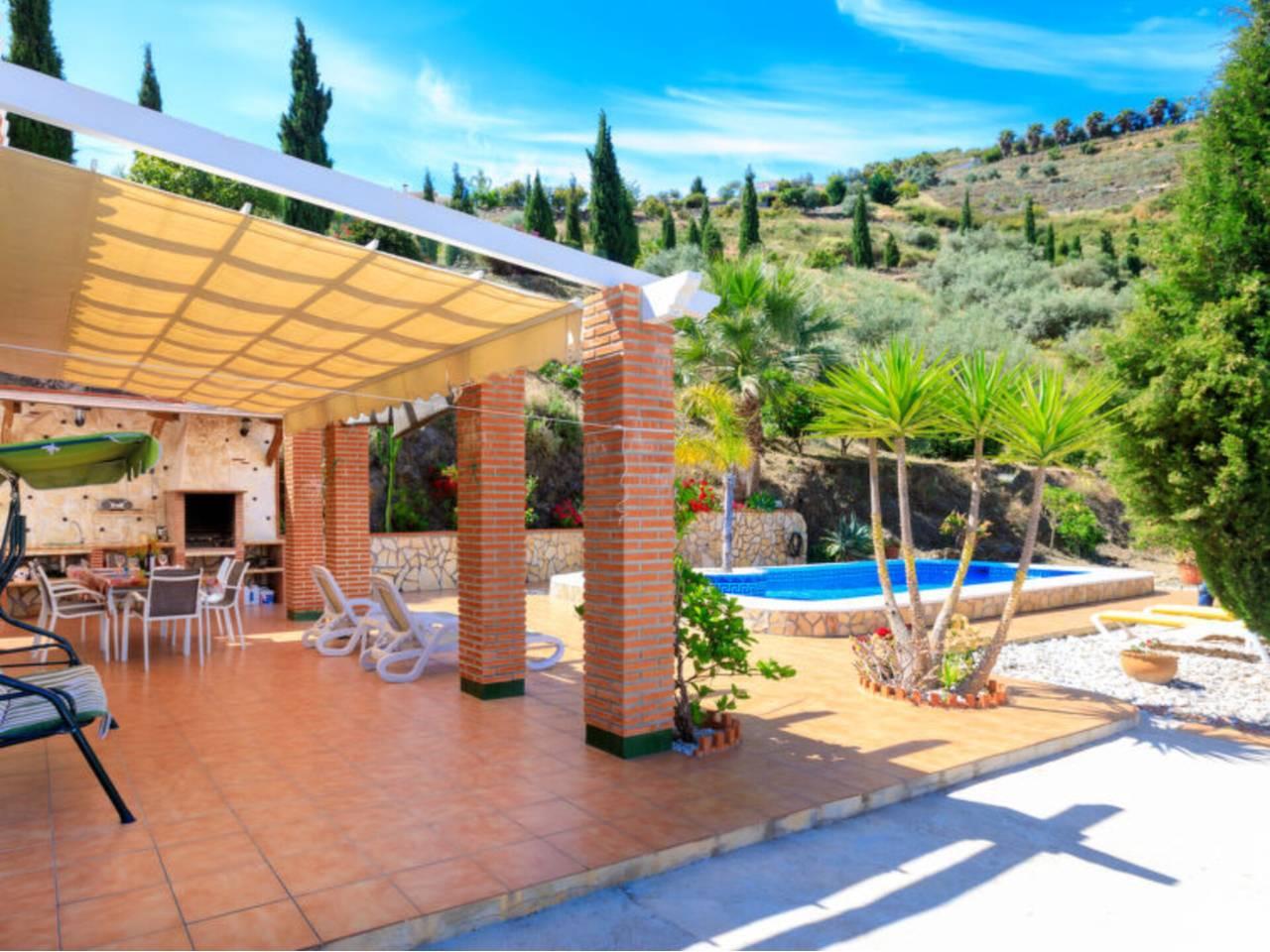 Casa Adosada de 3 Dormitorios en venta en Torrox