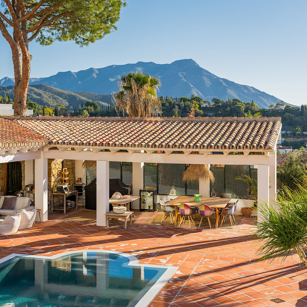 Casa de 4 Dormitorios en venta en El Madroñal, Benahavís