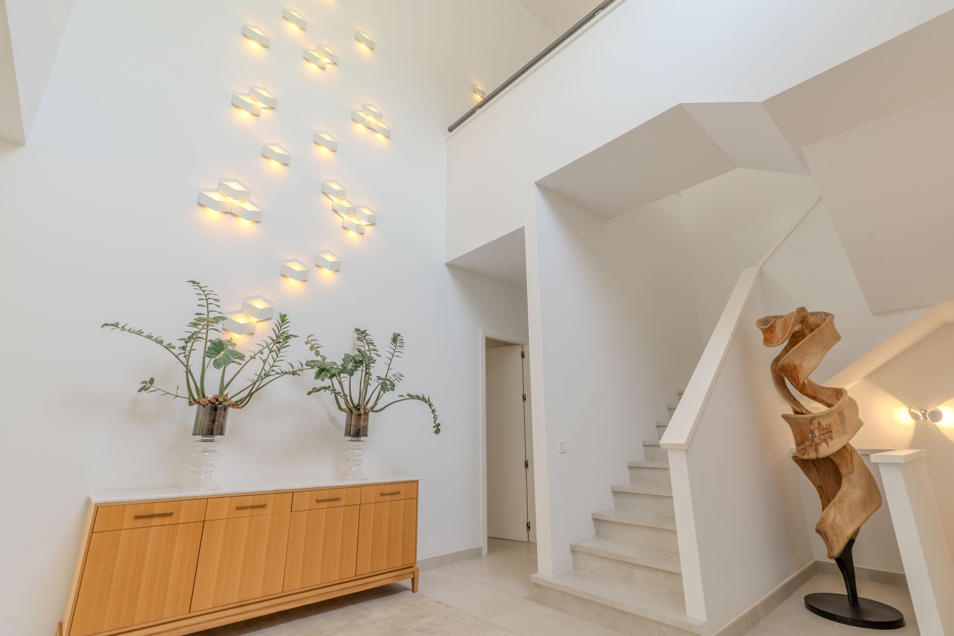 5 Bed - Villa for Sale in Sierra Blanca, Marbella