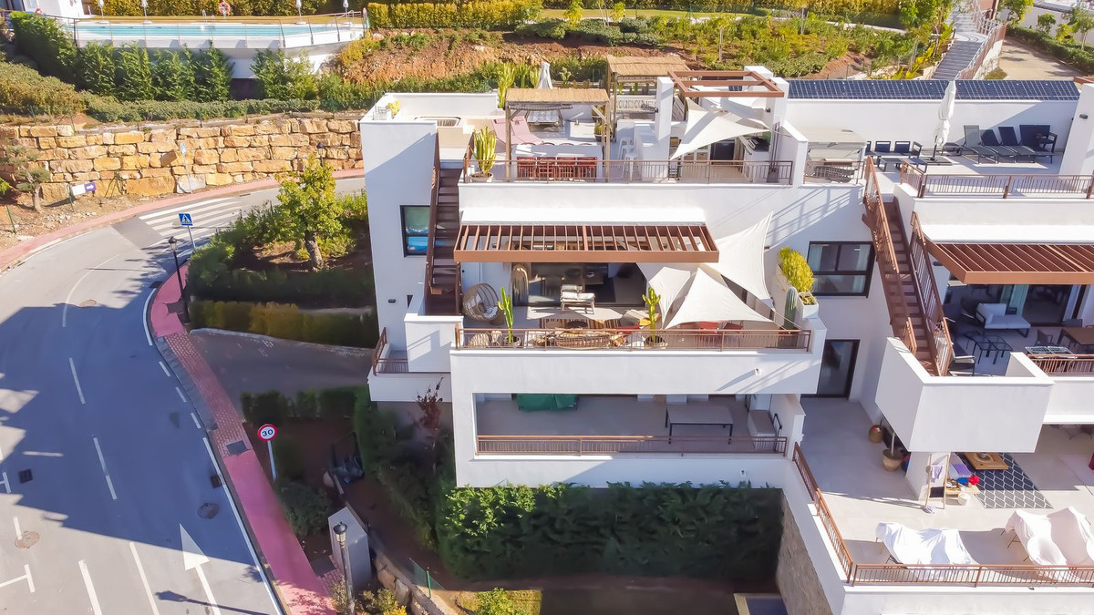Ático de 3 Dormitorios y 2 Baños en venta en Istán