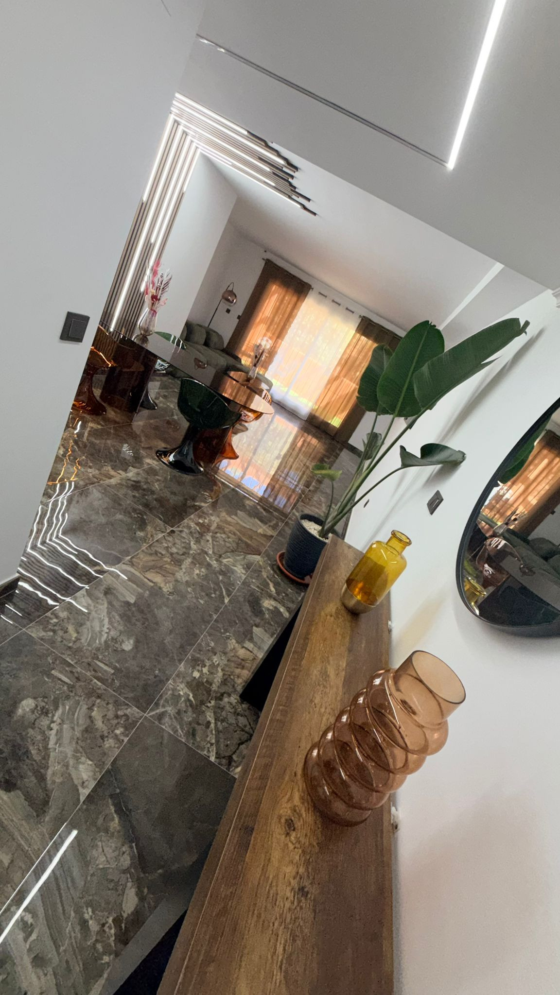 Piso de 3 Dormitorios y 2 Baños en alquiler en Elviria, Marbella
