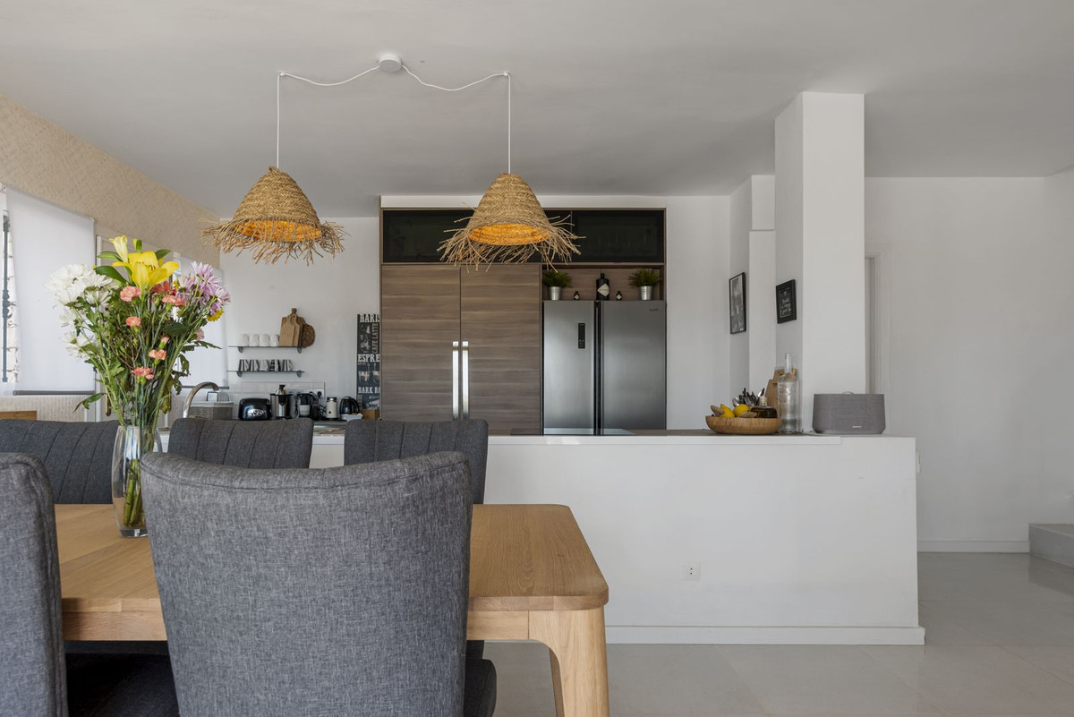 Casa de 3 Dormitorios en alquiler en Los Monteros, Marbella