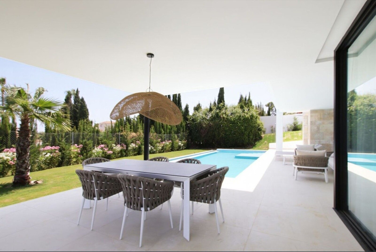 Casa de 4 Dormitorios en venta en Estepona