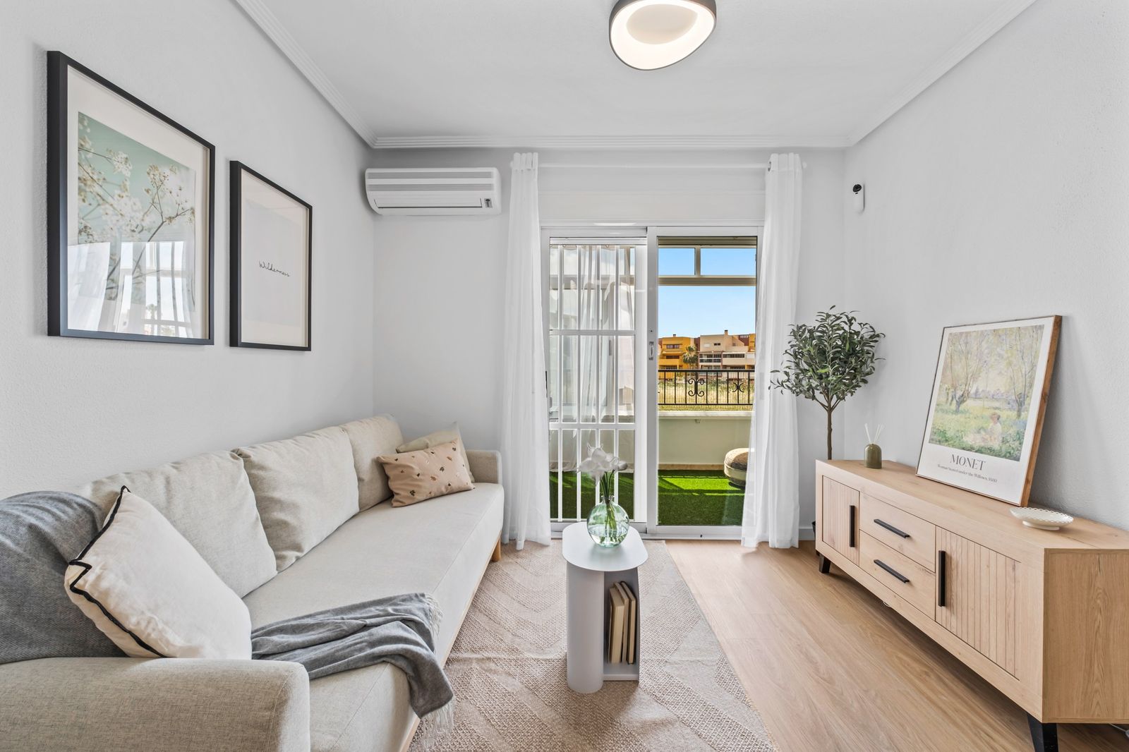 Piso de 2 Dormitorios y 1 Baño en venta en Orihuela Costa