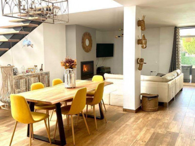 Casa de 4 Dormitorios y 5 Baños en alquiler en El Paraíso, Estepona