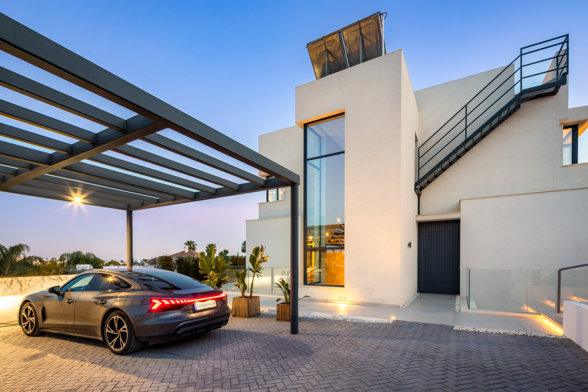 Casa de 5 Dormitorios y 5 Baños en venta en Nueva Andalucía, Marbella