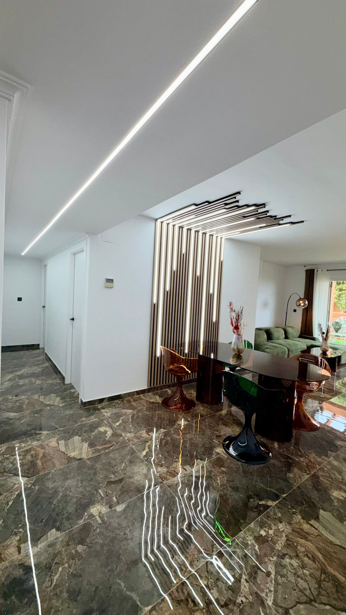 Piso de 3 Dormitorios y 2 Baños en alquiler en Elviria, Marbella