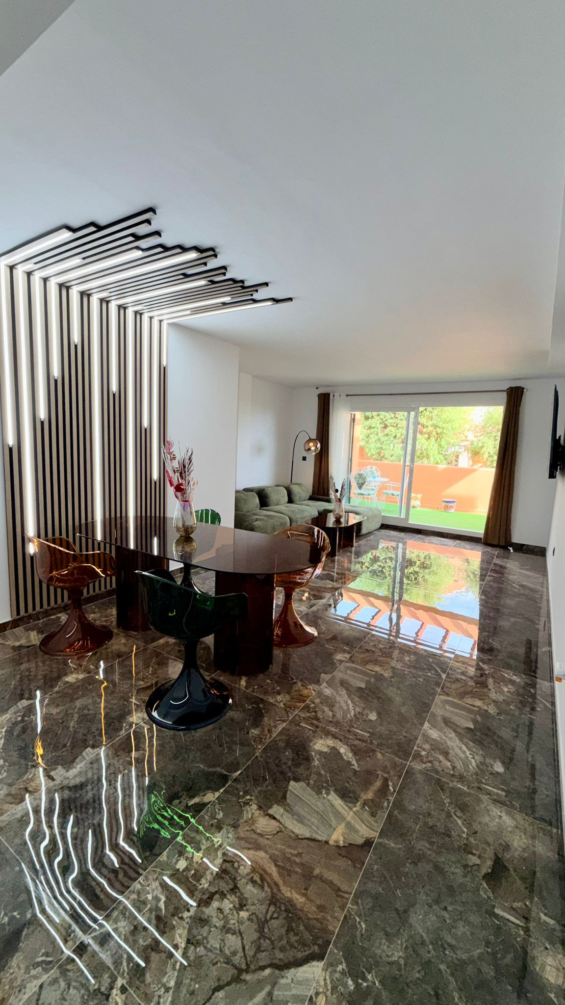 Piso de 3 Dormitorios y 2 Baños en alquiler en Elviria, Marbella