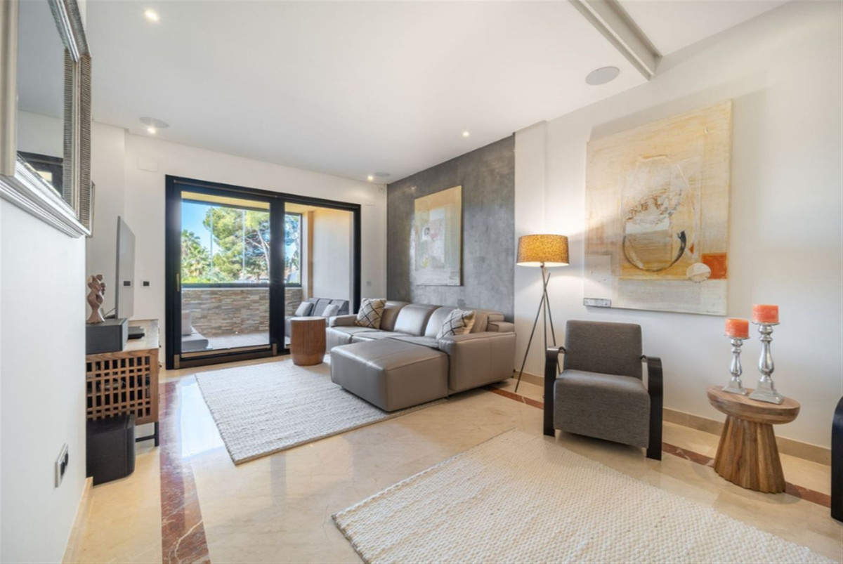 Piso de 3 Dormitorios y 2 Baños en venta en Puerto Banús