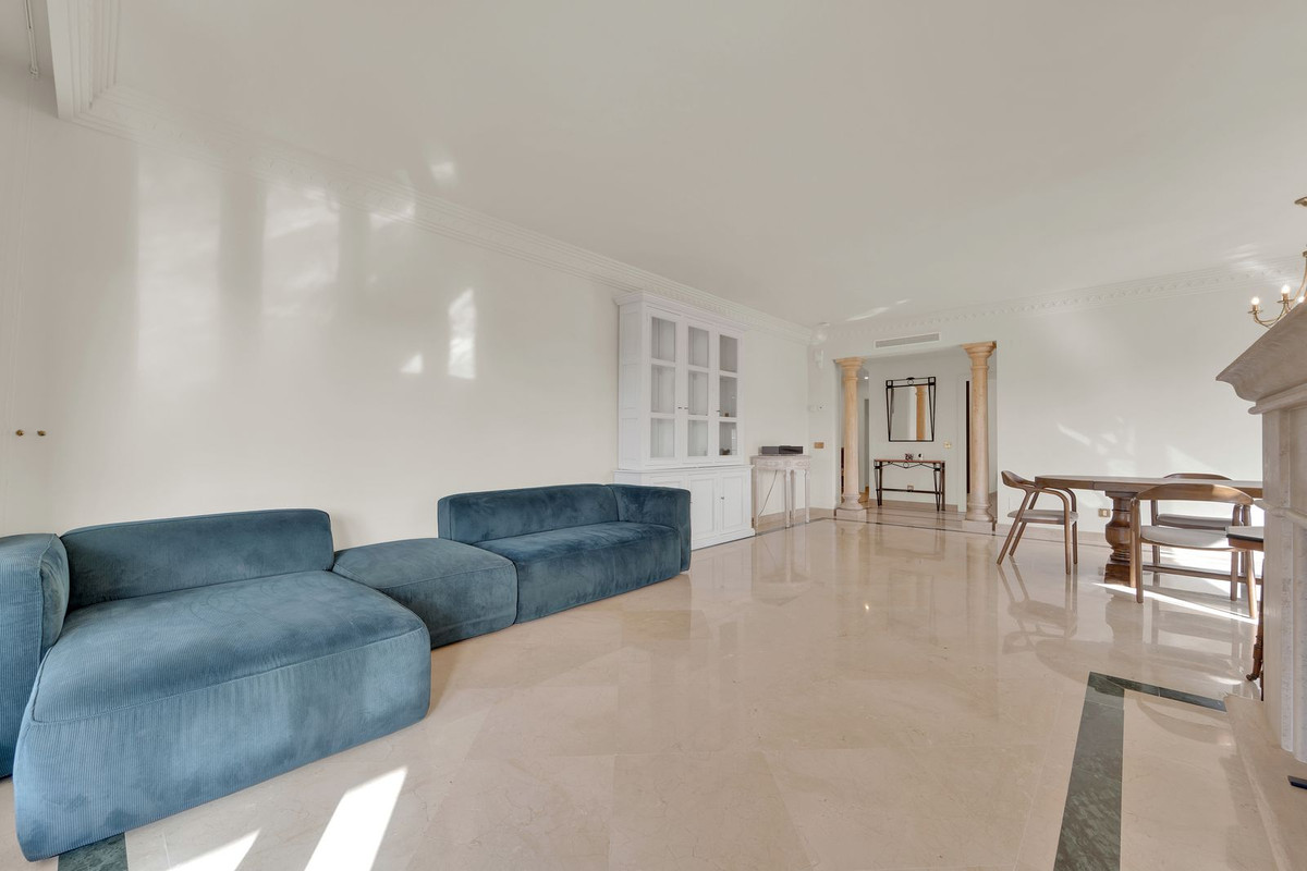 Piso de 3 Dormitorios en alquiler en Nagüeles, Marbella