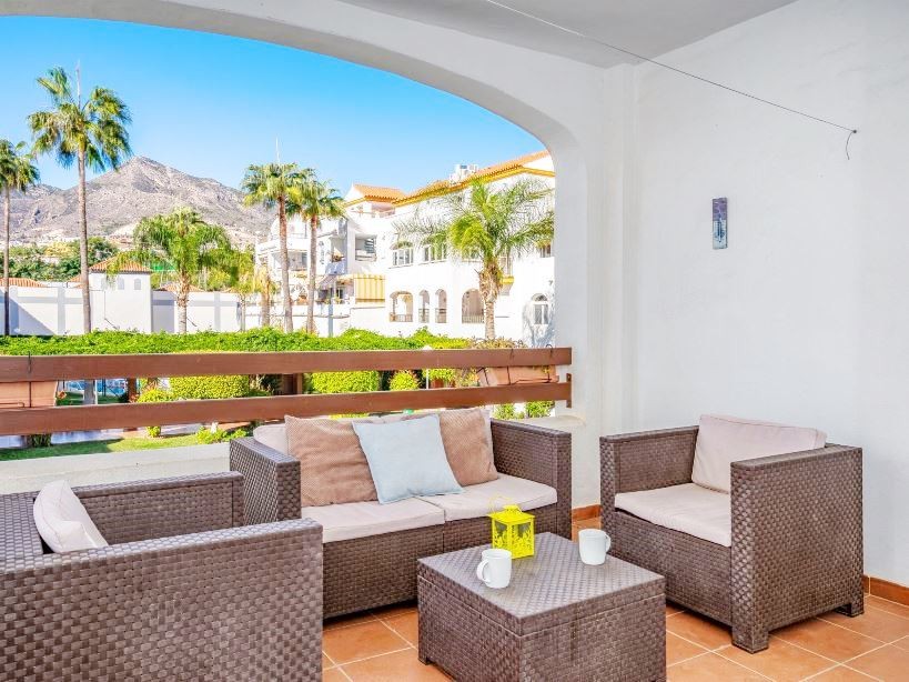 Piso de 2 Dormitorios en venta en Arroyo de la Miel, Benalmádena