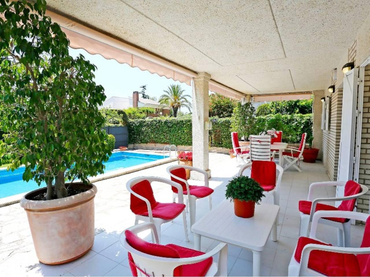 Casa Adosada de 4 Dormitorios en venta en Cambrils