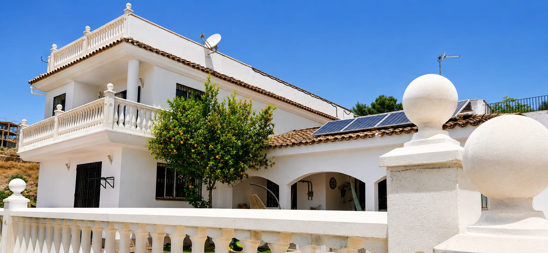 Casa de 5 Dormitorios y 5 Baños en venta en Mijas