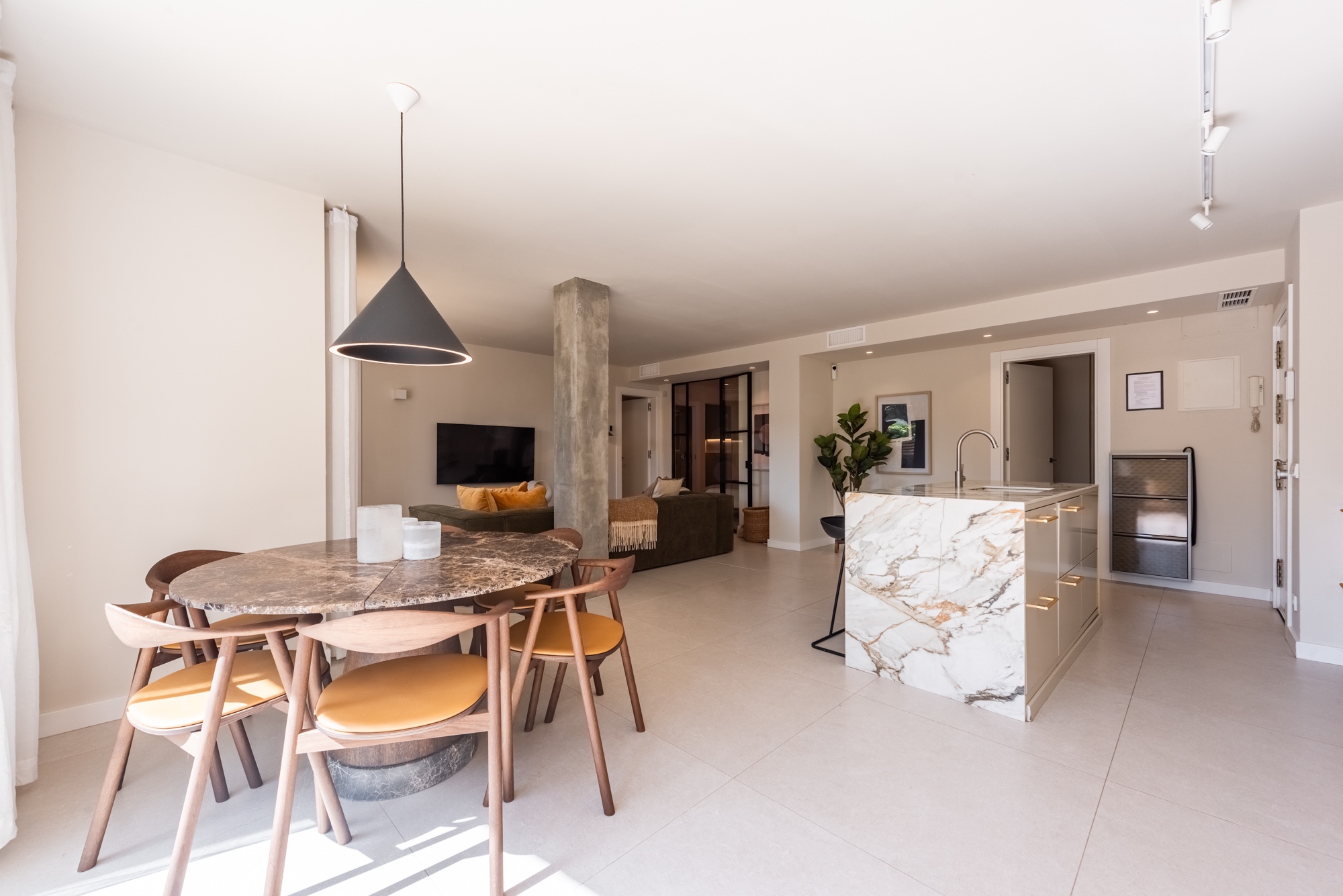 Piso de 3 Dormitorios en venta en Nueva Andalucía, Marbella
