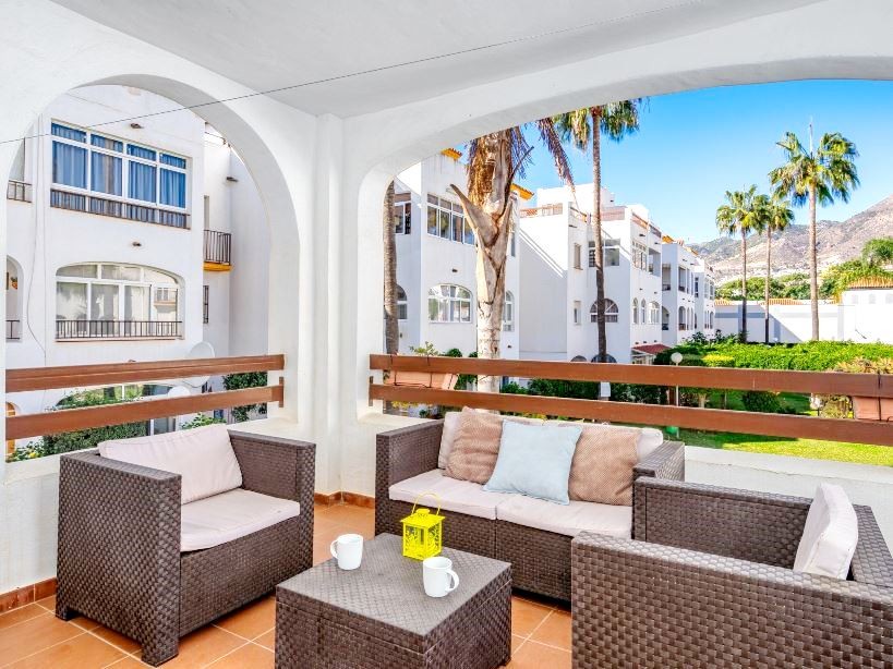 Piso de 2 Dormitorios en venta en Arroyo de la Miel, Benalmádena