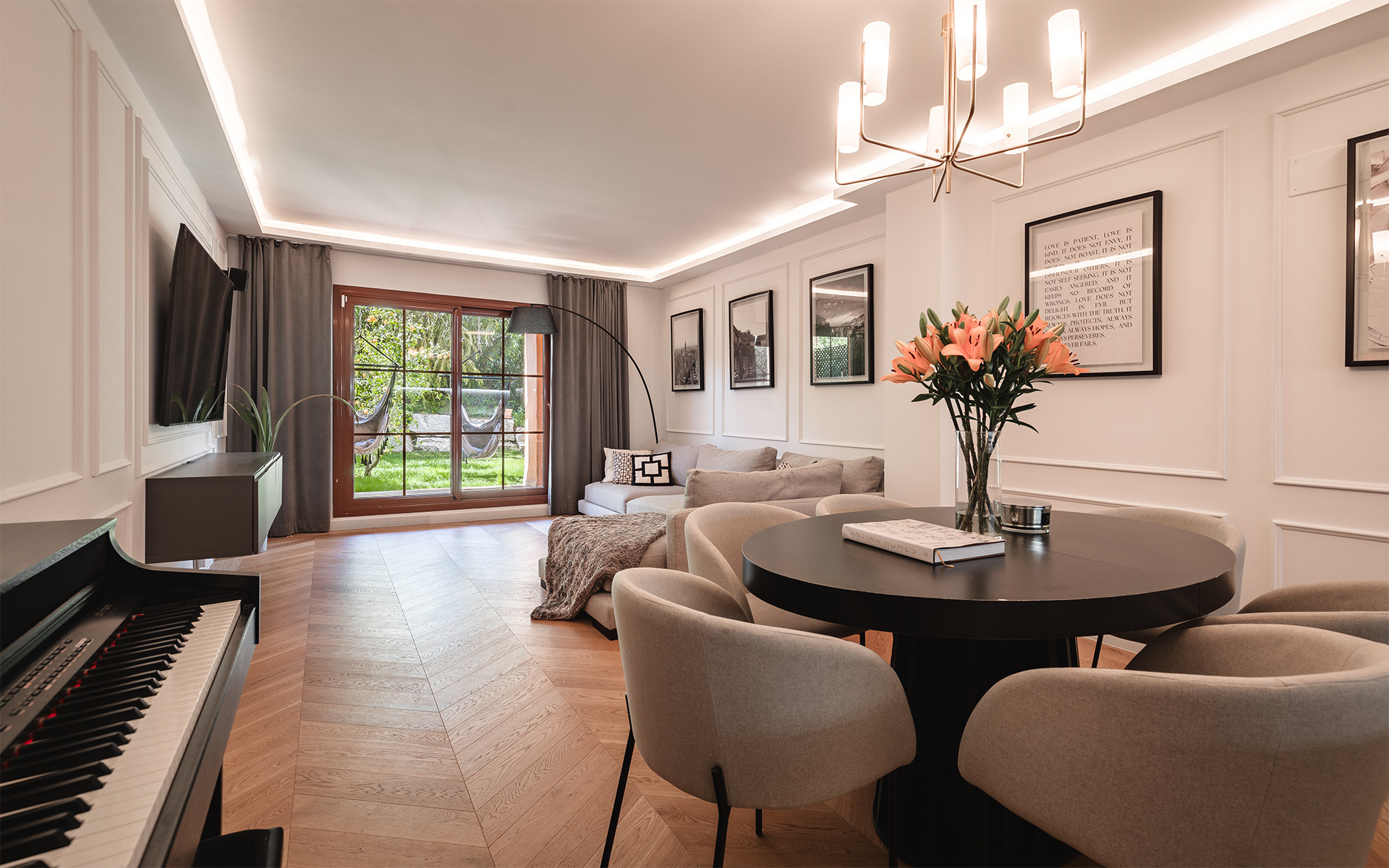 Piso de 3 Dormitorios y 2 Baños en venta en Atalaya, Estepona
