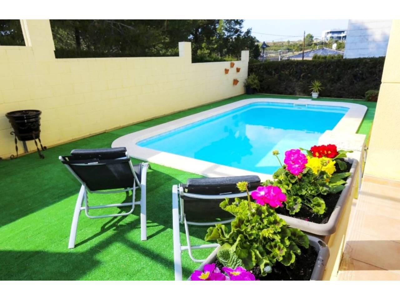 Casa Adosada de 4 Dormitorios y 3 Baños en venta en Salou