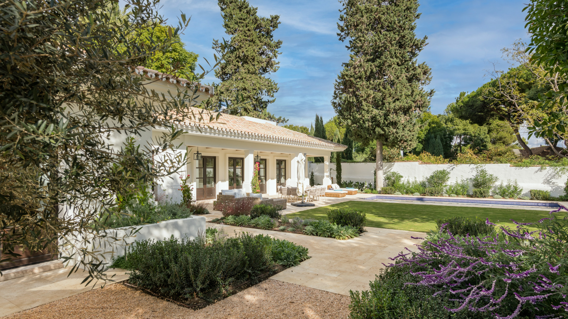 Casa de 4 Dormitorios y 12 Baños en venta en Milla de Oro, Marbella