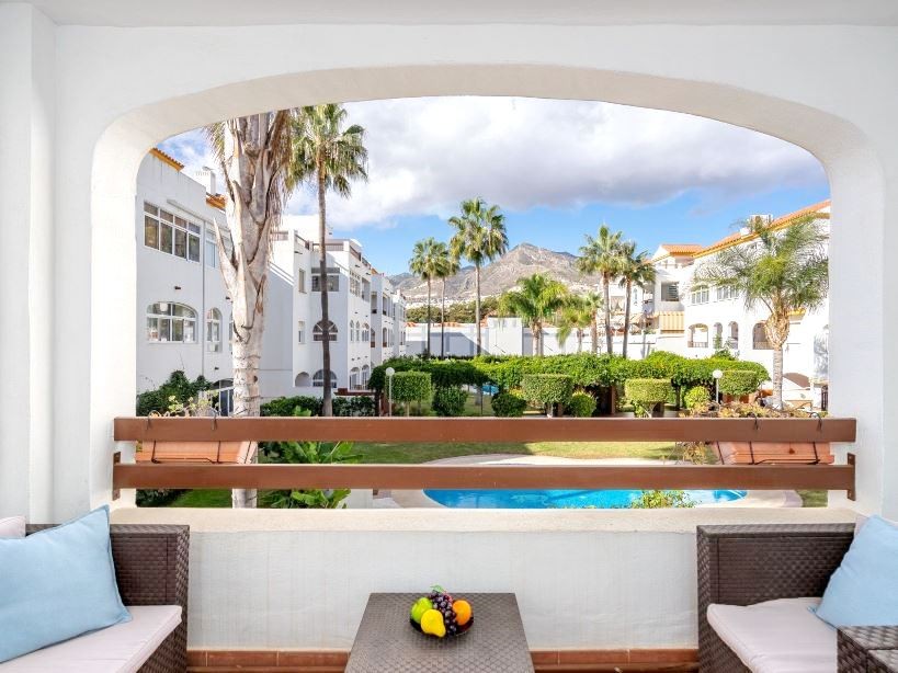 Piso de 2 Dormitorios en venta en Arroyo de la Miel, Benalmádena