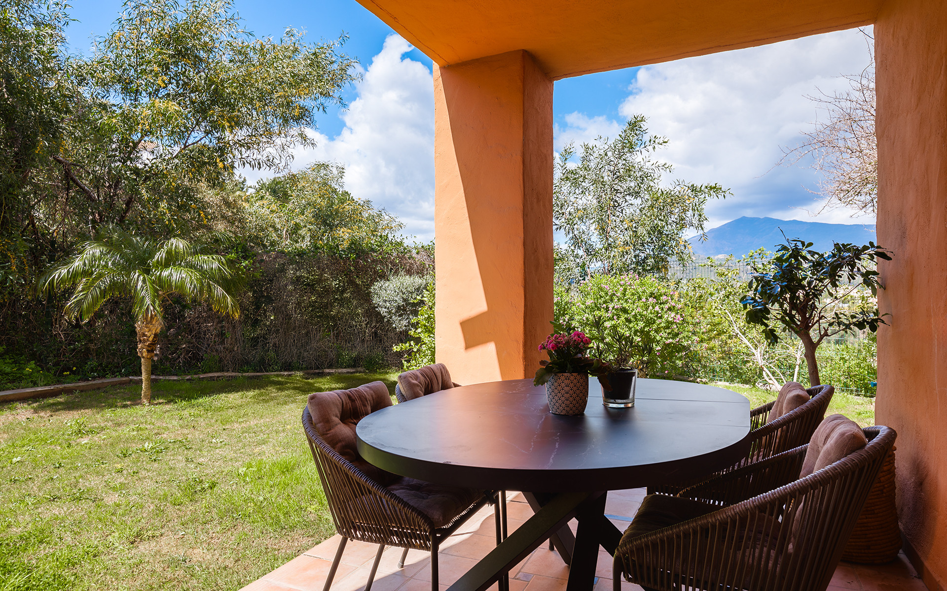 Piso de 3 Dormitorios y 2 Baños en venta en Atalaya, Estepona