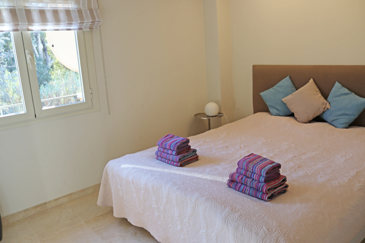 Piso de 3 Dormitorios en alquiler vacacional en Carib Playa, Marbella