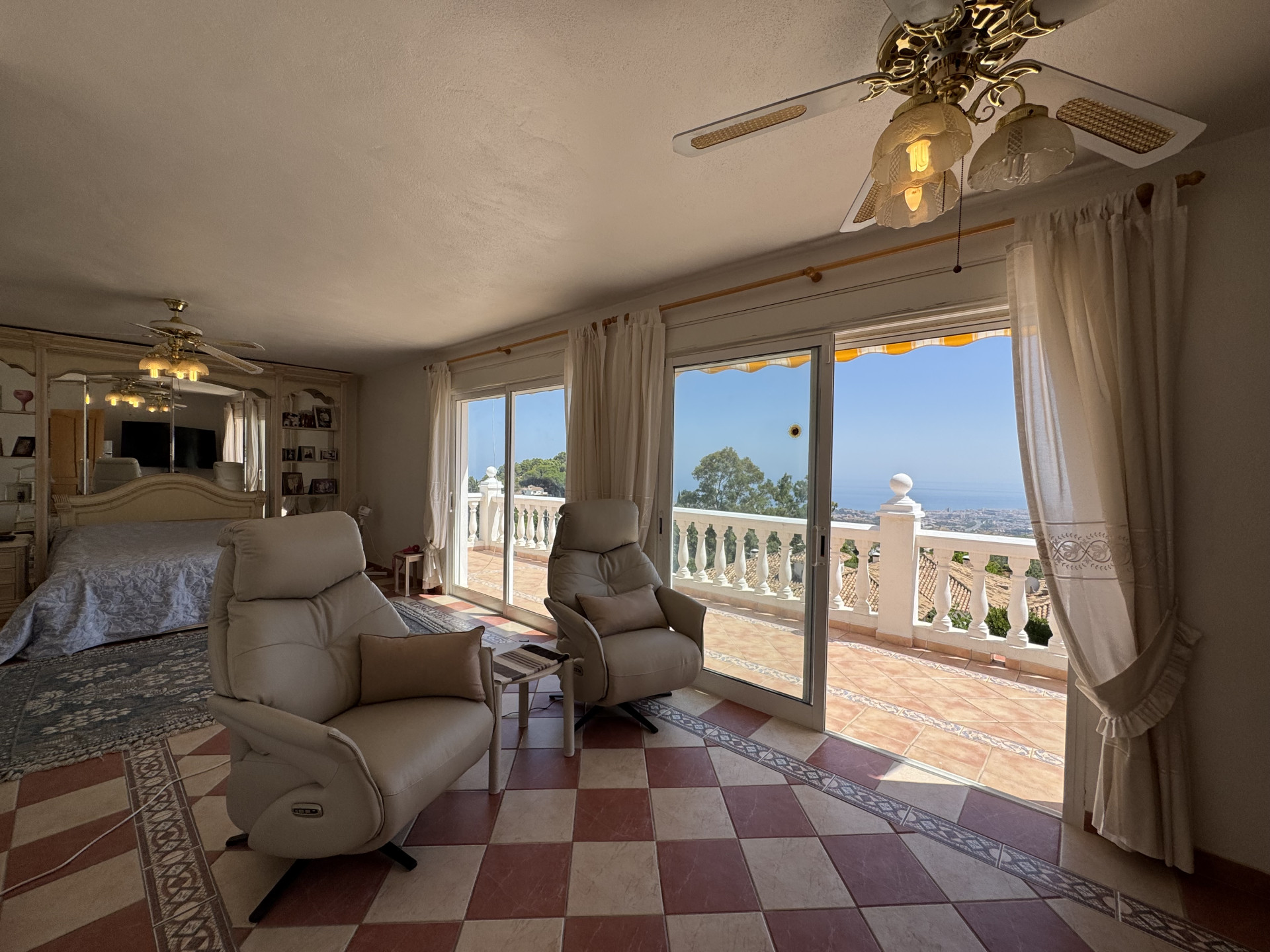 Casa de 5 Dormitorios y 4 Baños en venta en Mijas Pueblo