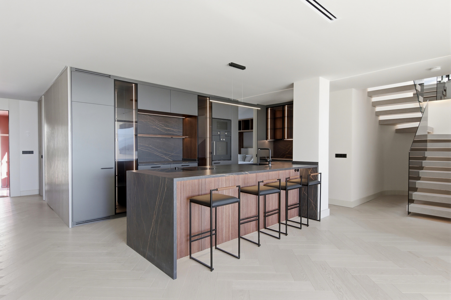Ático de 4 Dormitorios y 3 Baños en venta en Monte Halcones, Benahavís