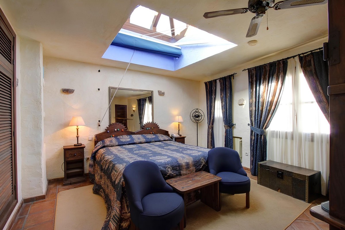 9 Bed, 11 Bath - Villa for Sale in Benahavis Pueblo